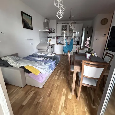 Jasny Apartament Apartman